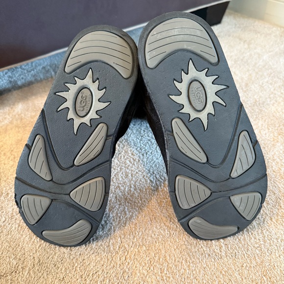 Size 9 UGG Black Winter Suede Boots with Gray Lining - Picture 5 of 8